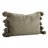 Housse de coussin uni vert olive & pompons 40x60 cm Madam Stoltz