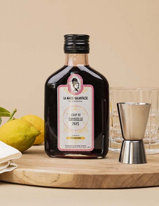 Sirop artisanal de fleur d’hibiscus (groseille pays) 20 cl - La Marie-Galantaise ©Christine Picard