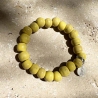 Bracelet artisanal en perles d’argile émaillée jaune banane - Simbi Haïti