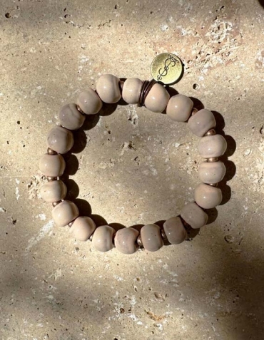 Bracelet beige rosé en perles d’argile d'Haïti émaillée unisexe - Simbi