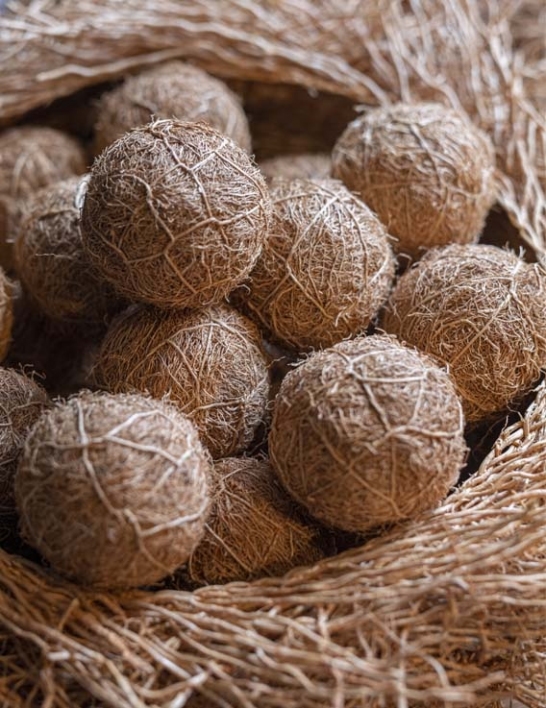 Boules de vétiver purificatrices de Madagascar - Copyright : Christine Picard - OÜA
