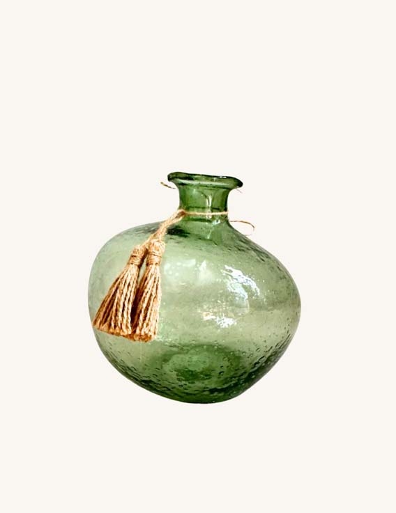 vase rond organique avec pompon en jute 