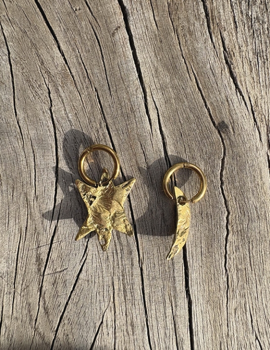 Boucles d’oreilles pendantes Astre – Laiton brûlé | Pince Oreilles