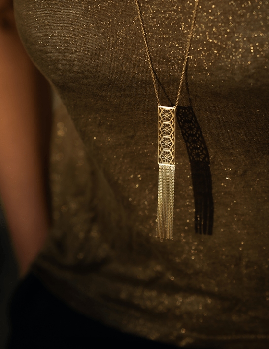 Sautoir Broderie La Divini ©Christine Picard